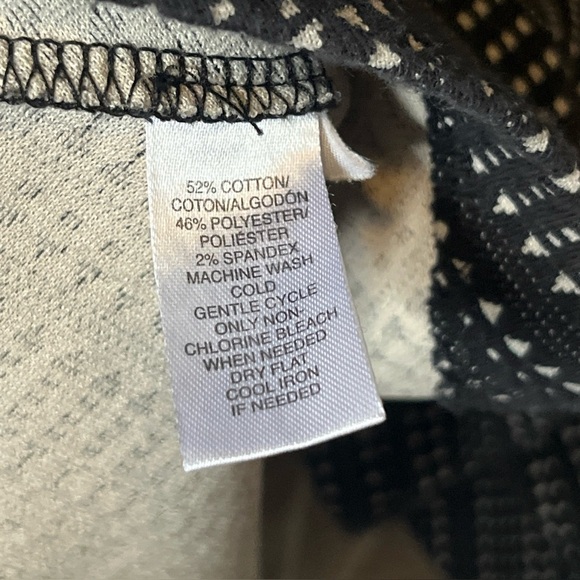 Black and White Patterned Loft knit Dress Size S - Picture 6 of 8